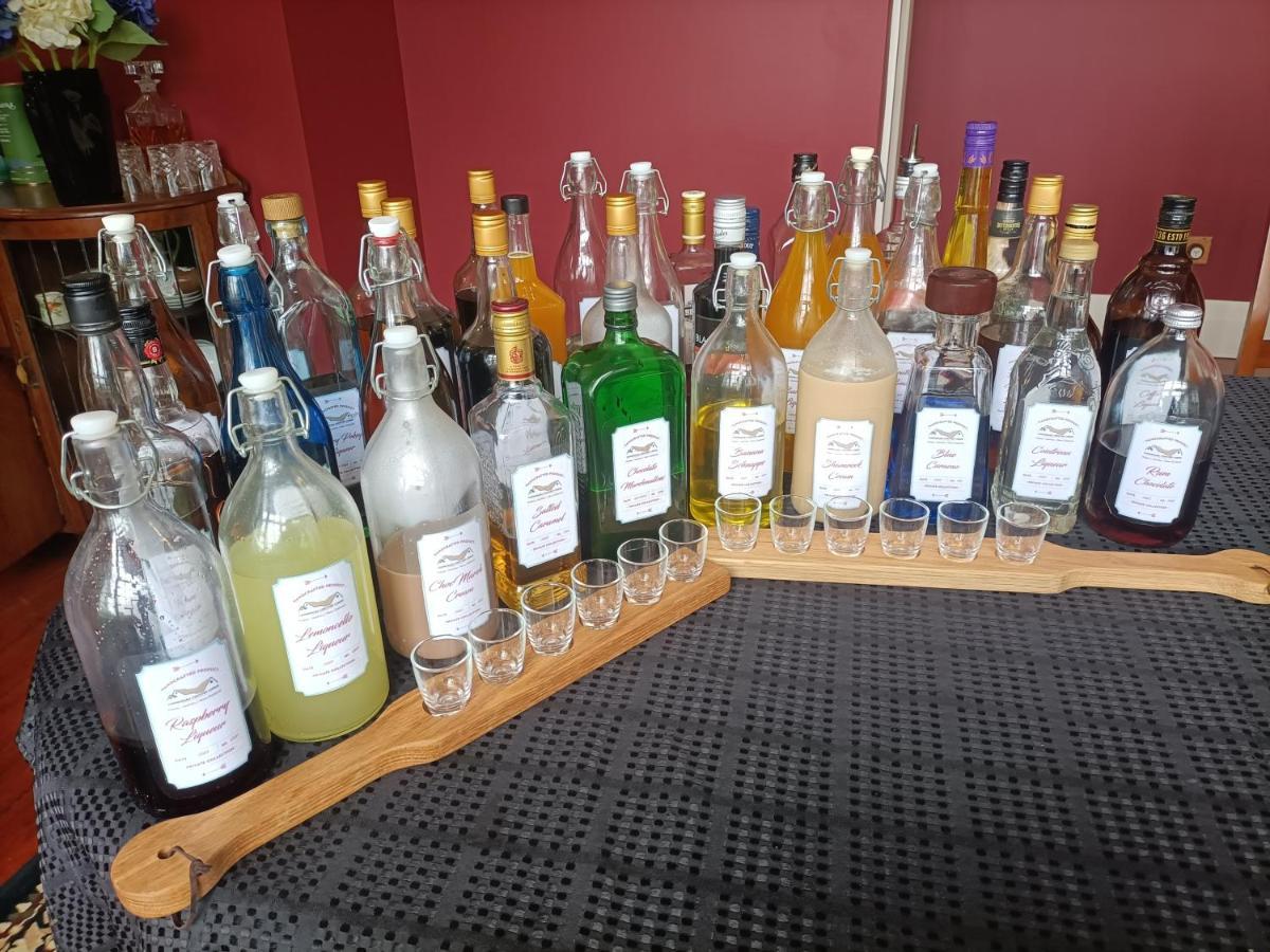 Connemara Country Lodge Awhitu Екстериор снимка