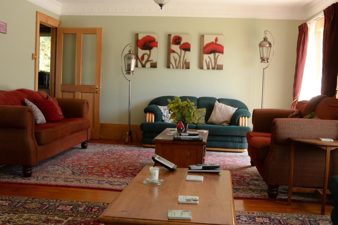 Connemara Country Lodge Awhitu Екстериор снимка
